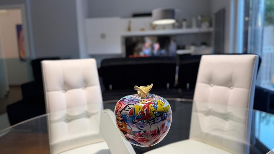 Living room, Decorative detail, Seating area