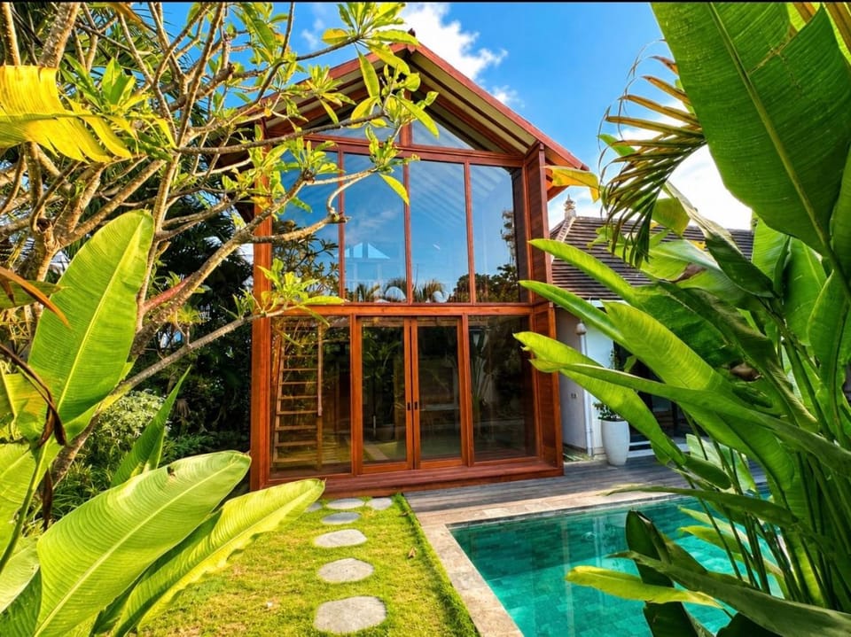 domaine balinais Luxe, 2 piscines,8 chambres ,16 personnes Villa in North Kuta