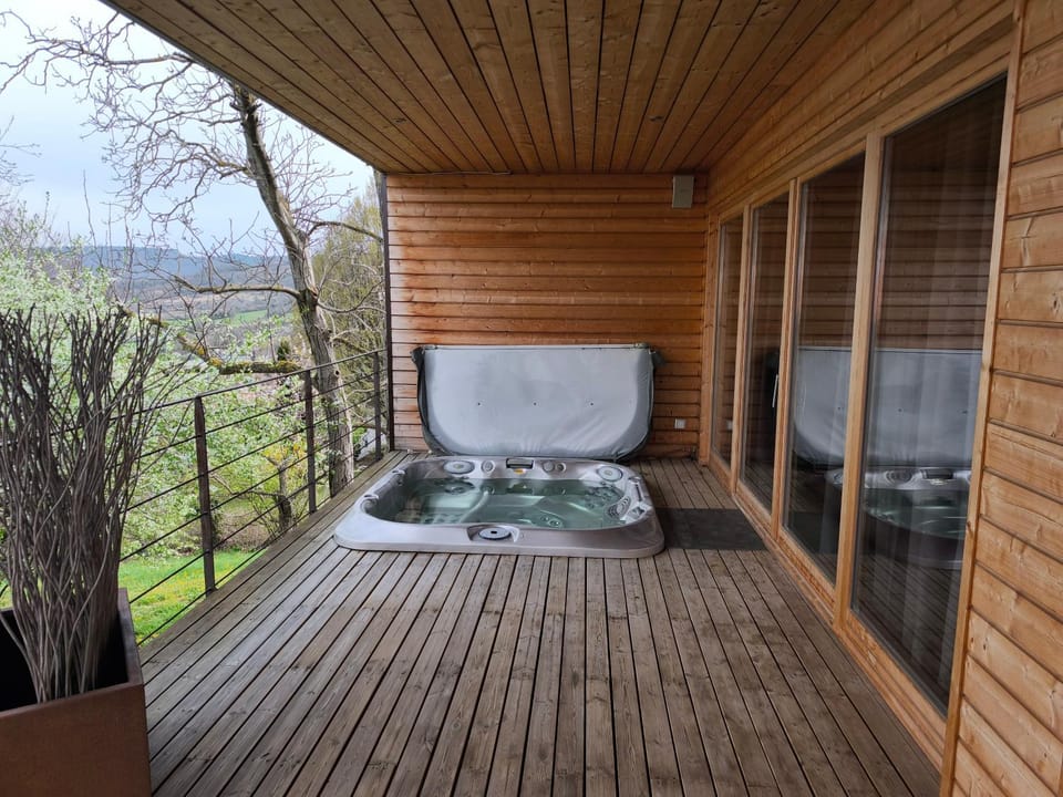 Hot Tub, Balcony/Terrace