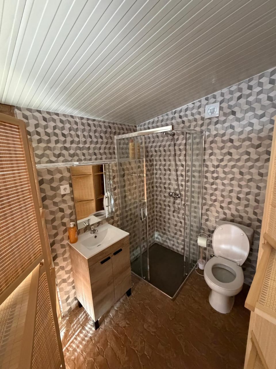 Shower, Toilet, Bathroom