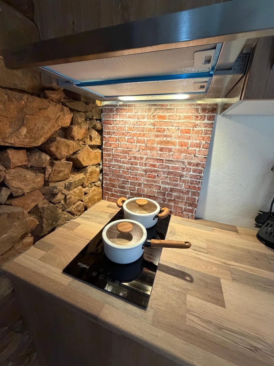 Kitchen or kitchenette, stove