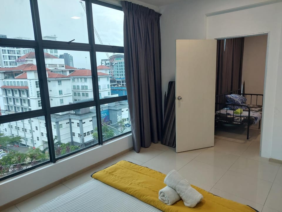 Homestay Vista Alam 2 Rooms Shah Alam City Centre Near SACC PKNS UITM AVISENA HOSPITAL By Haideen-S2 Apartment in Selangor, Malaysia