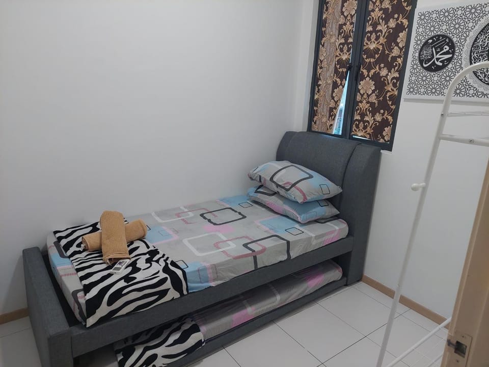 Homestay Vista Alam 2 Rooms Shah Alam City Centre Near SACC PKNS UITM AVISENA HOSPITAL By Haideen-S2 Apartment in Selangor, Malaysia