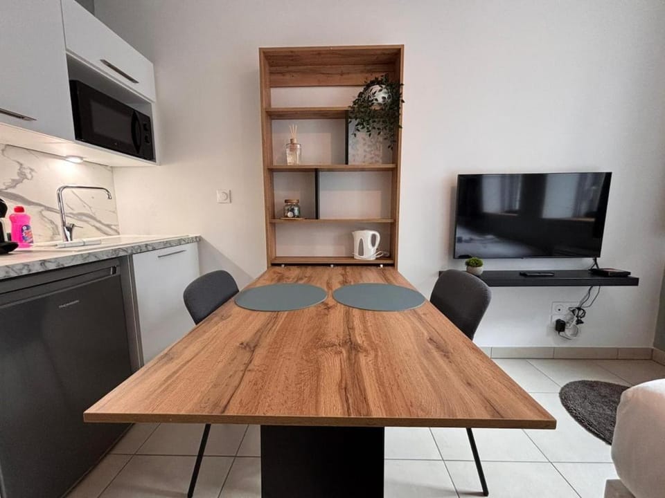 Le Rainssant studio cocooning en RDC au centre Apartment in Reims