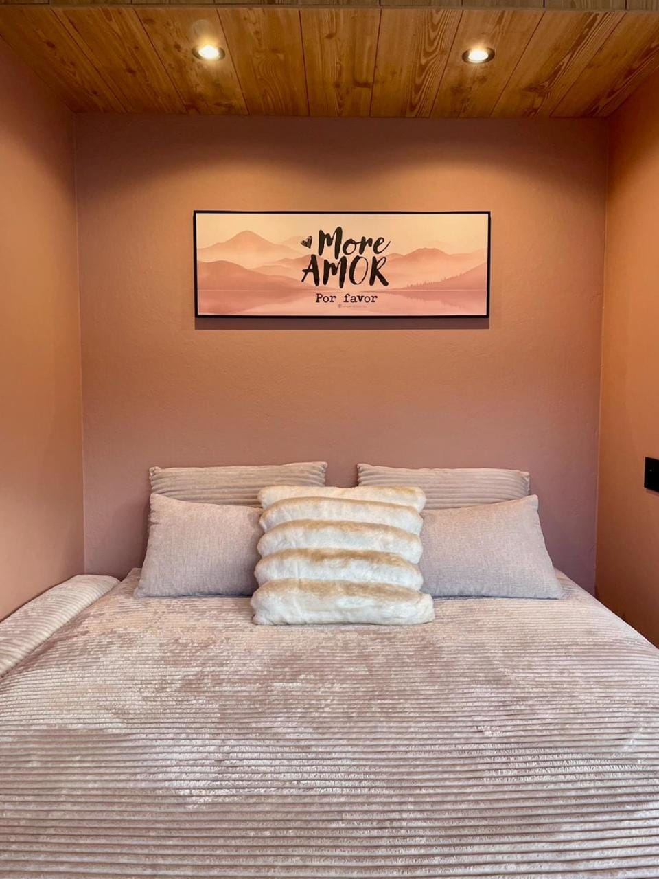 Bed, Living room