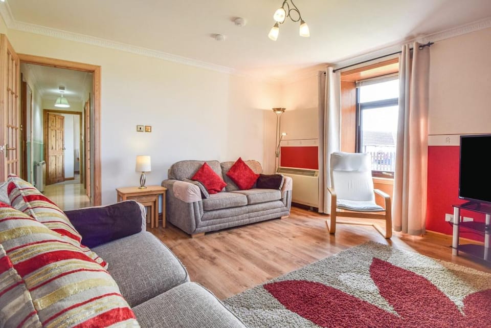 Communal lounge/ TV room, TV and multimedia, Seating area, Evening entertainment
