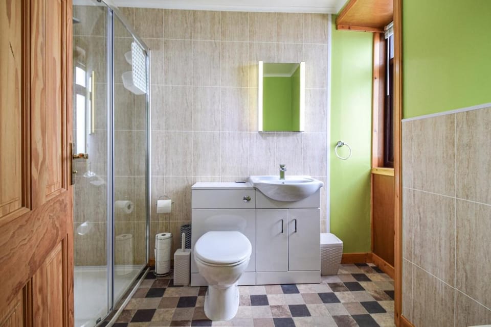 Shower, towels
