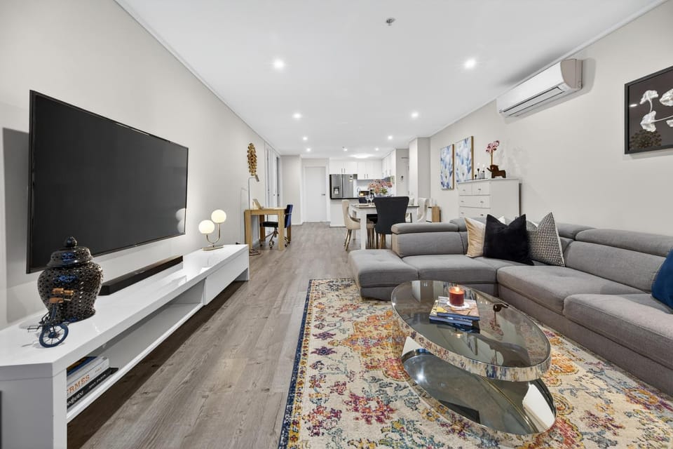 TV and multimedia, Living room, Dining area