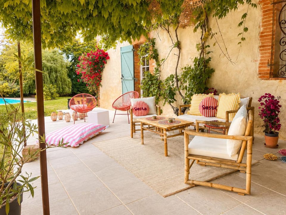 Patio, Spring, Day, Natural landscape, Garden, View (from property/room), Balcony/Terrace, Pool view, Swimming pool, sunbed