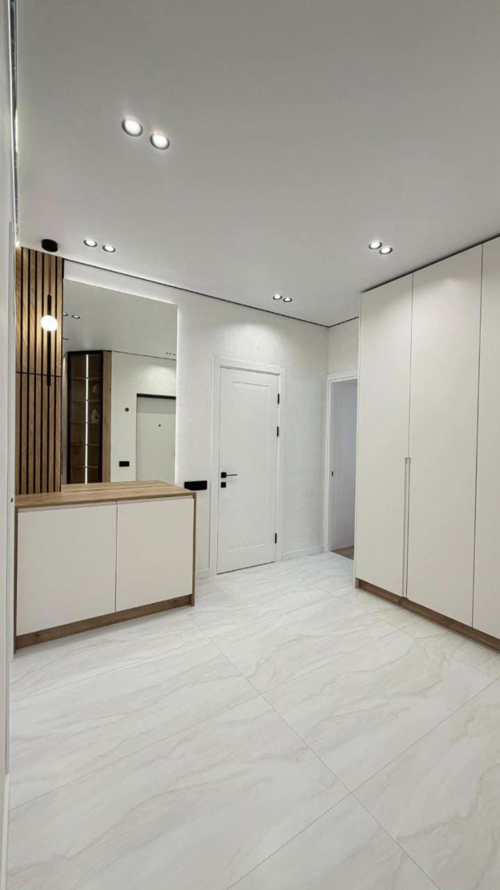 super spacious in the city center Apartment in Almaty
