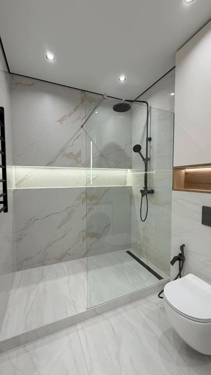 super spacious in the city center Apartment in Almaty