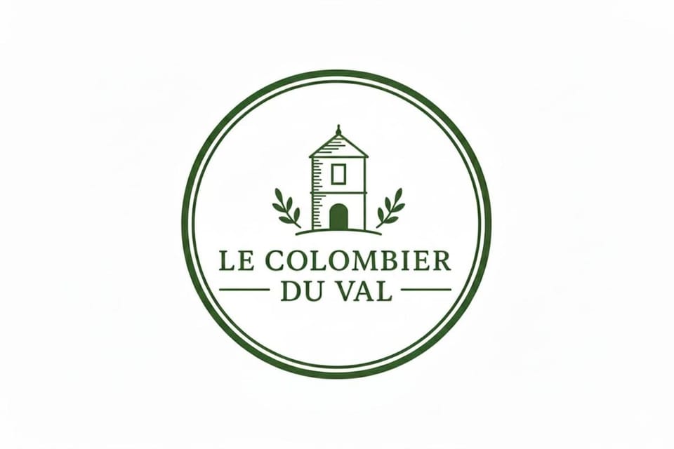 Colombier du Val - Gîte de caractère Standing 4 étoiles- Maison cosy 3 chambres - Terrasse - Jardin clos - BBQ - Poules - Wifi fibre - Refuge LPO - 15 min Circuit 24 Heures du Mans - 30 min Zoo de La Fleche - Etape Sarthe à Vélo House in Pays de la Loire