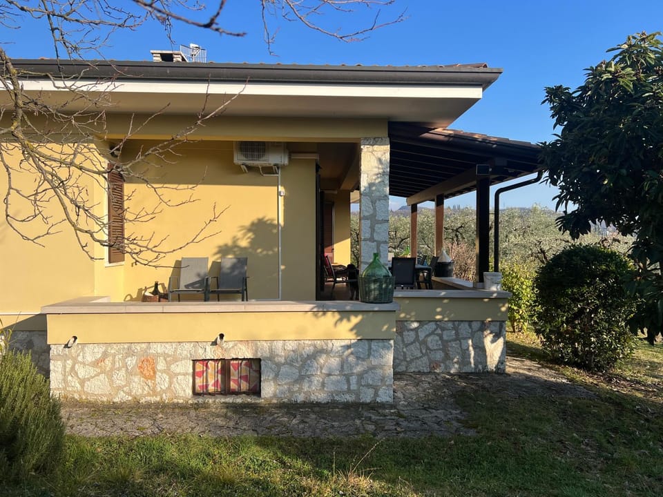 Villa Cà Bottura agli ulivi Villa in Lake Garda