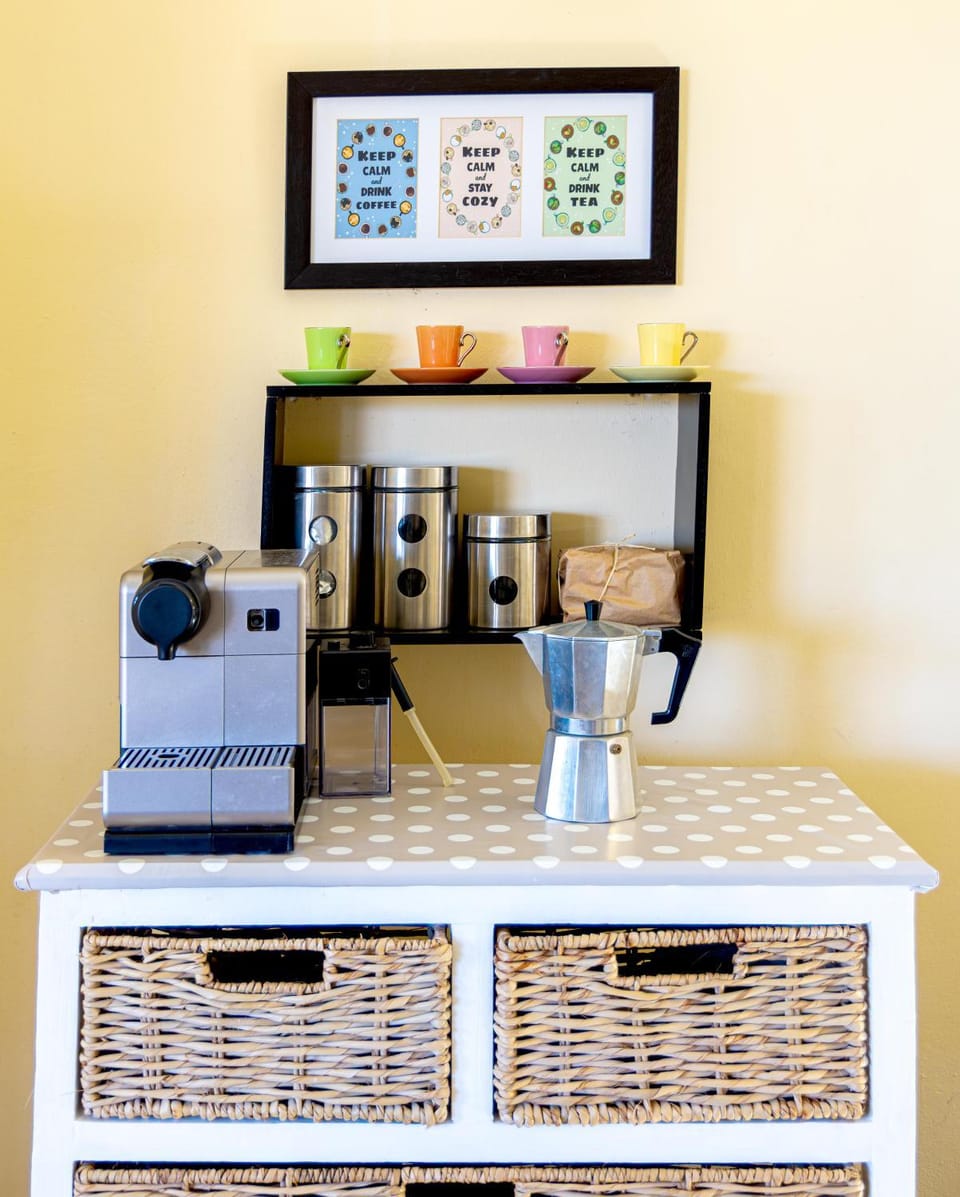 Coffee/tea facilities, Decorative detail