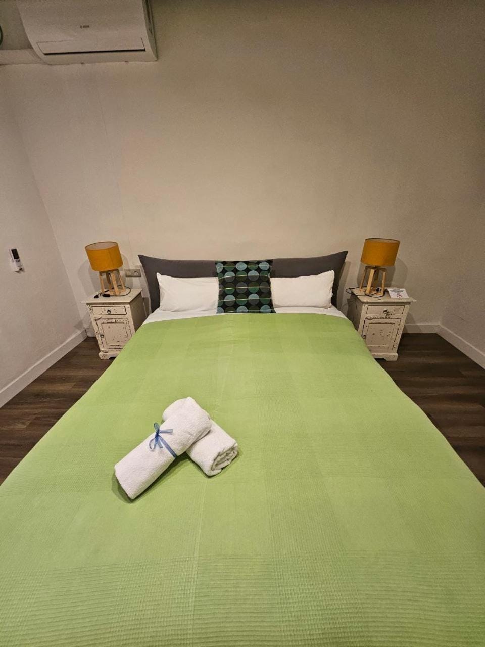 Five Room Family Flat Near Ramblas Apartment in Barcelona