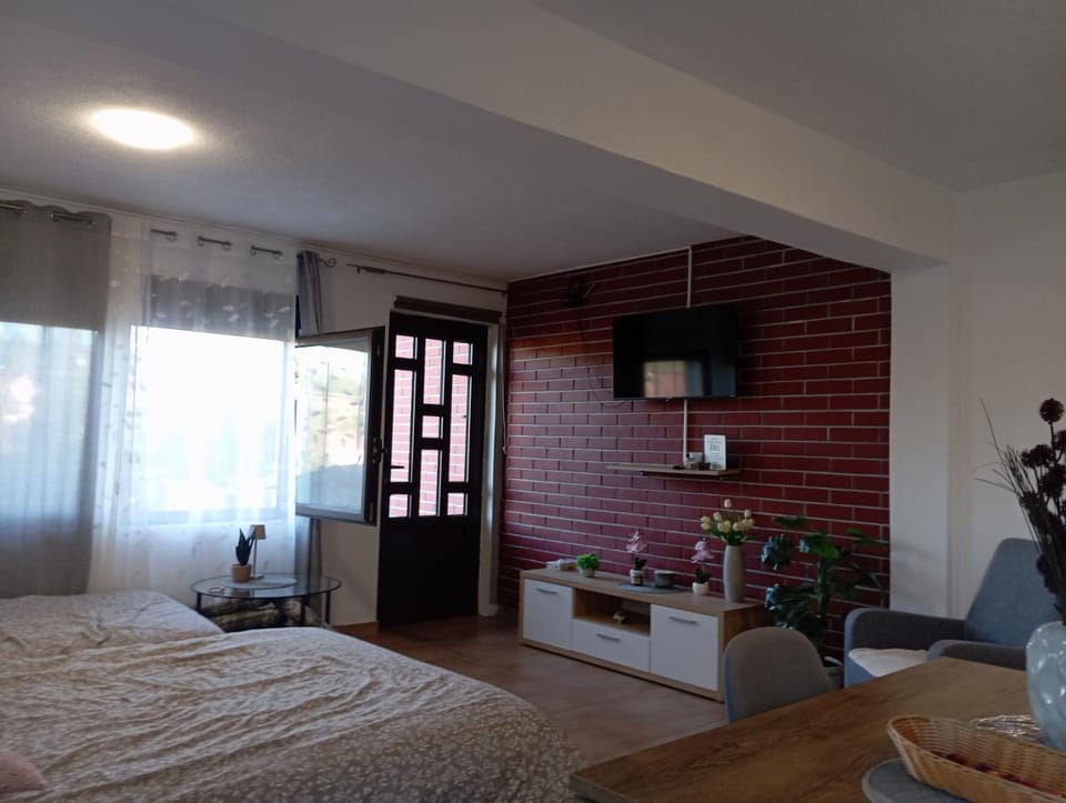 Studio apartman EMA Nature lodge in Slavonski Brod