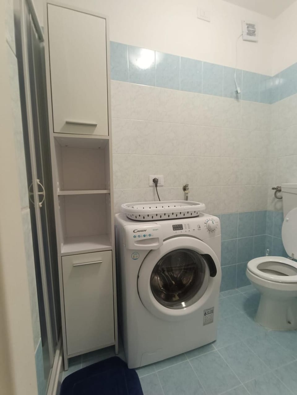 Toilet, Bathroom, washing machine