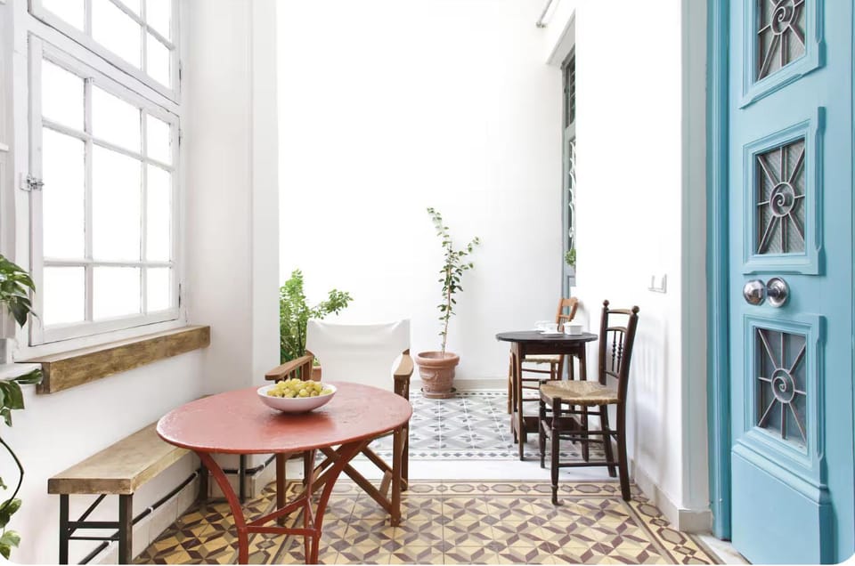 Seating area, Dining area, Inner courtyard view