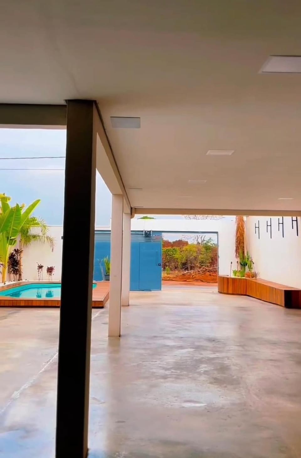 Swimming pool