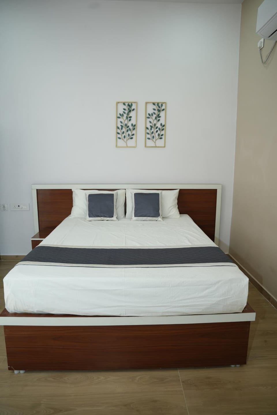 Bedroom, air conditioner