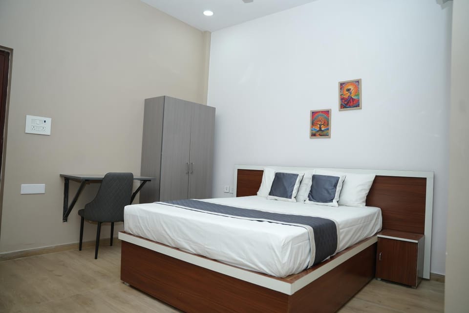Bed, Photo of the whole room, Bedroom, wardrobe