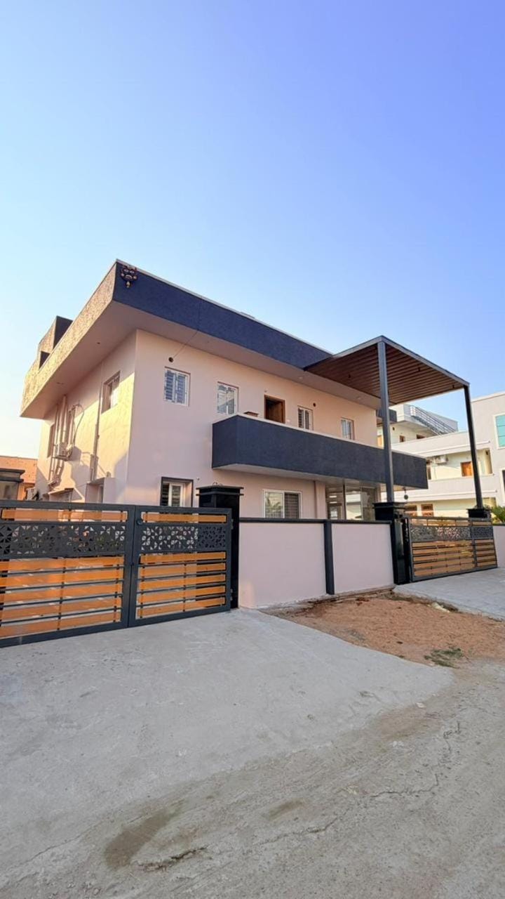 Mihira Home Stays, Waddepally Apartment in Telangana