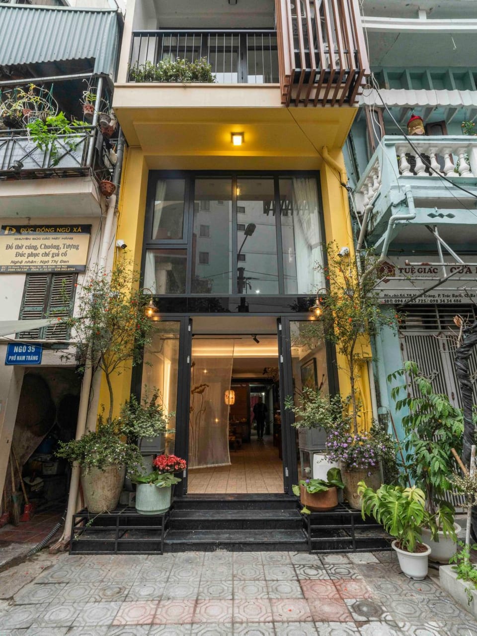 Property building, Facade/entrance
