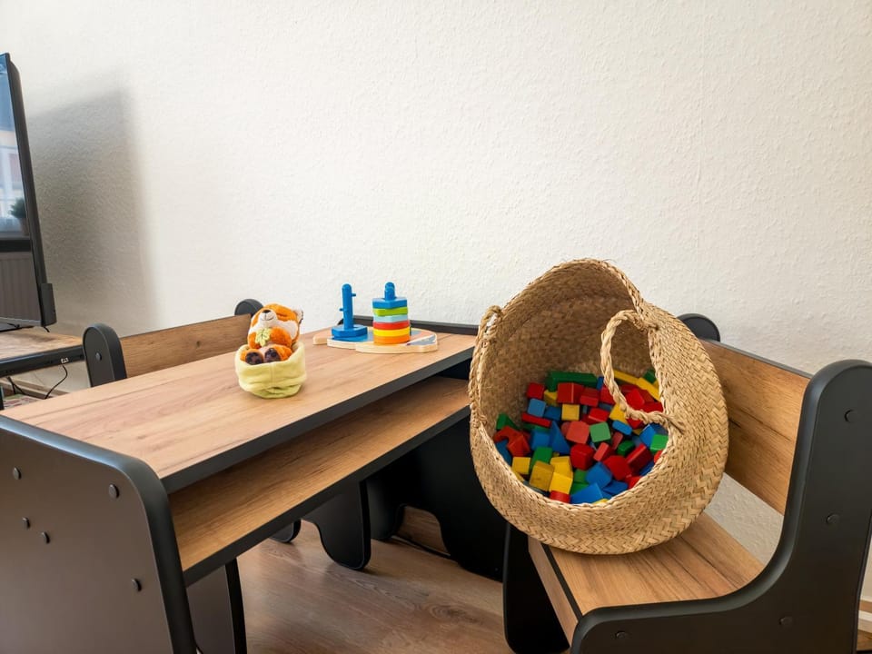 Living room, children