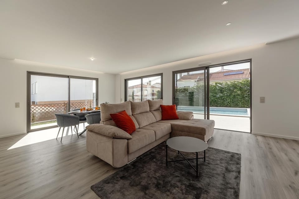 Patio, Balcony/Terrace, Living room, Seating area