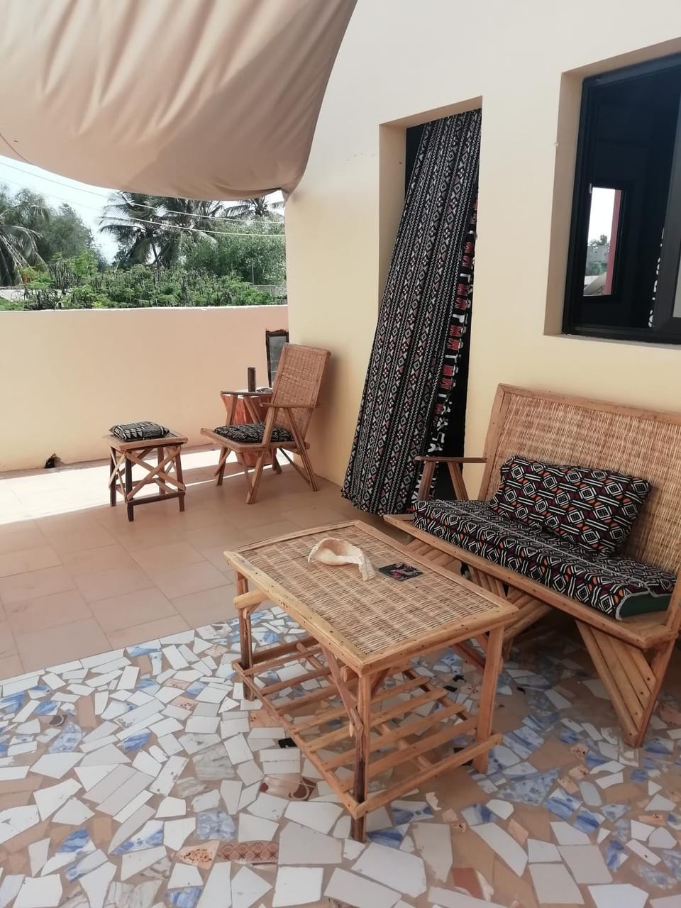 Maison Manour Studio 4 personen Bed and Breakfast in Mbour