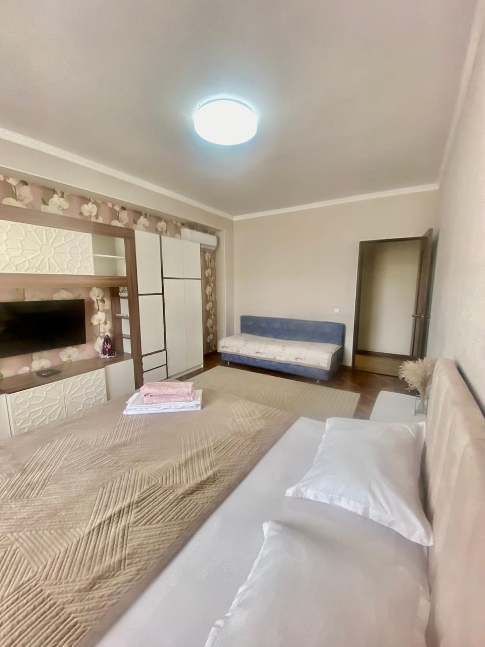 Bed, Living room, Bedroom