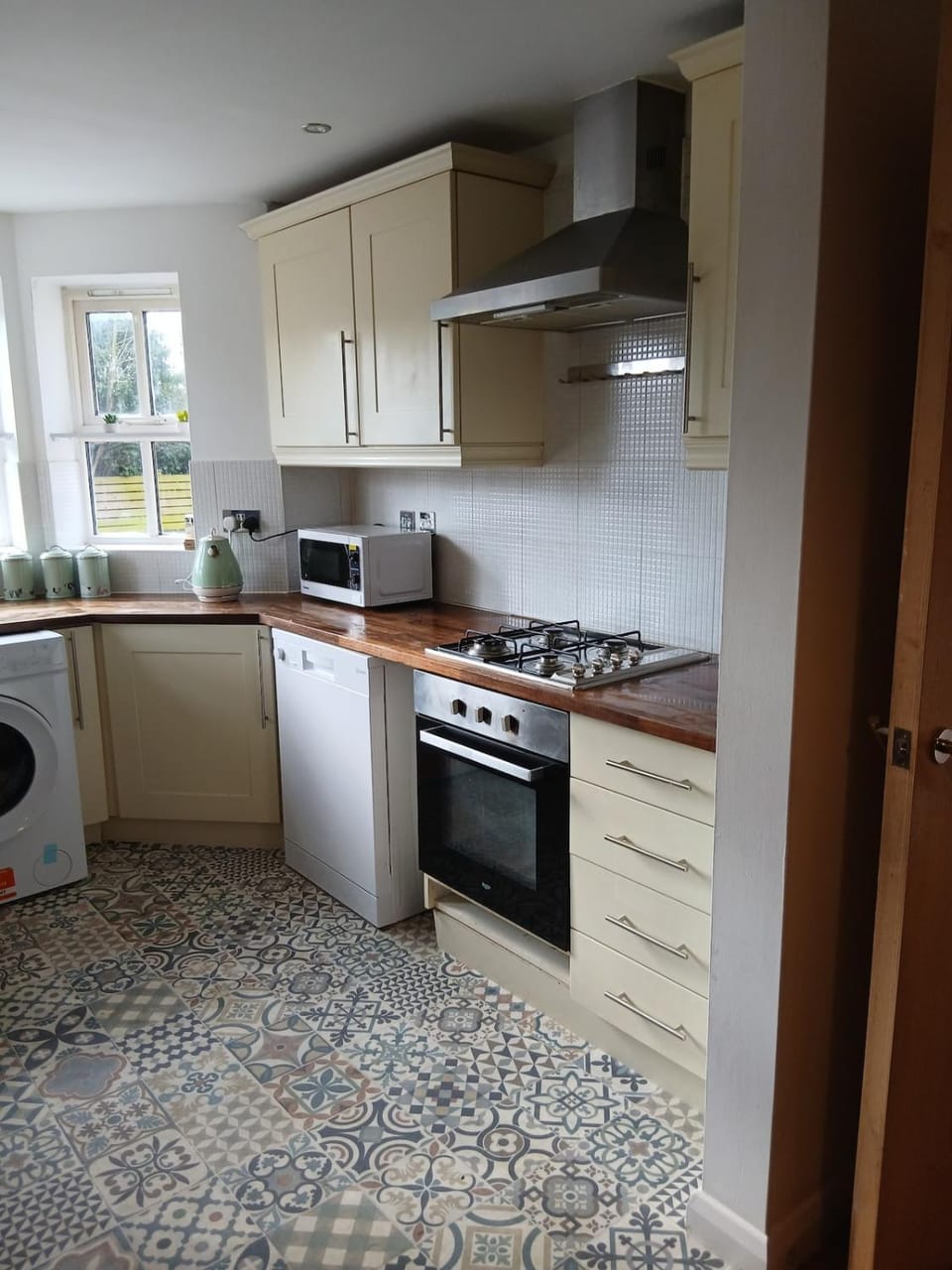 Fabulous 4 Bed House in Leiston House in Scotland