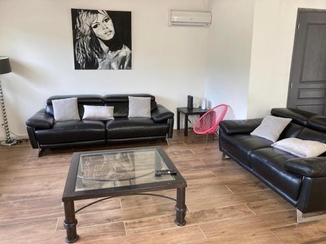 gite de charme au pied du luberon avec piscine privée à Apt en Provence House in Bonnieux