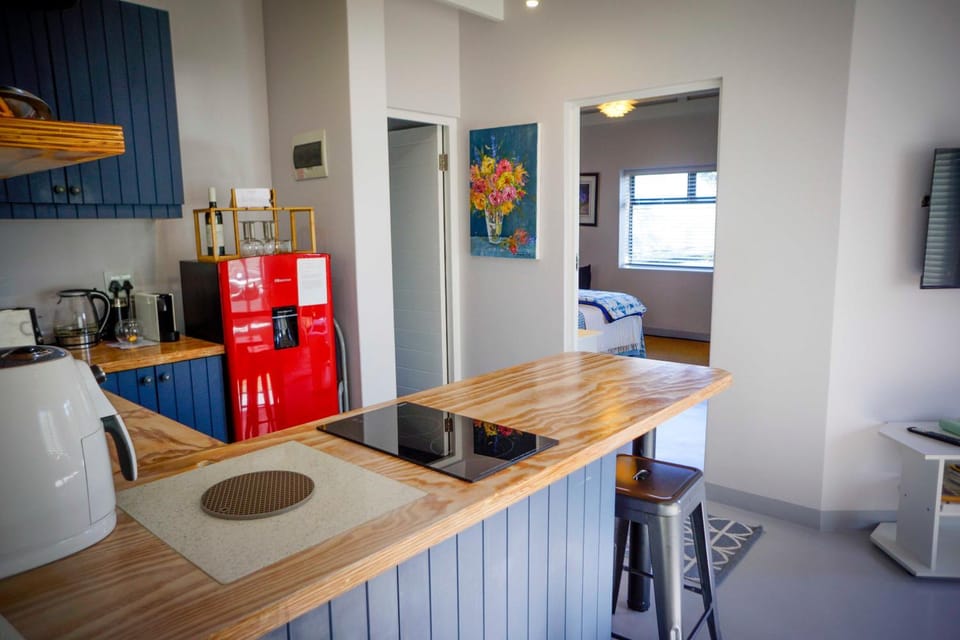Kitchen or kitchenette, kitchen, kitchen