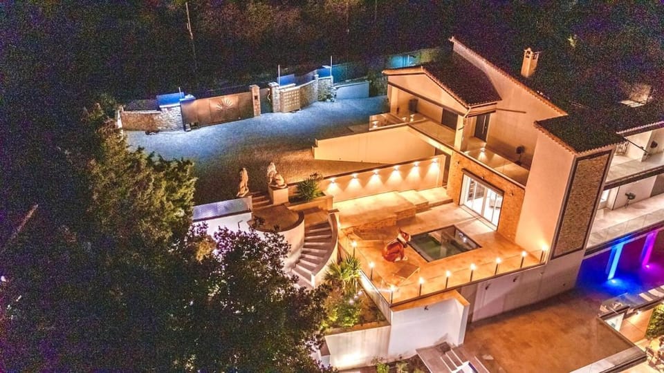 Villa Laurencia Luxury House NearCannes Pool Event Villa in Mougins