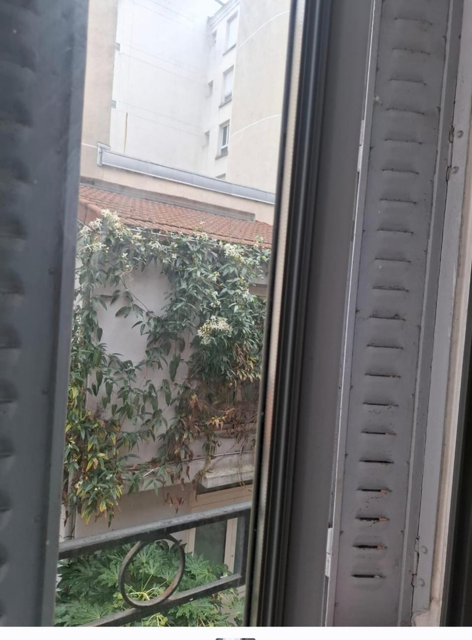 Allan Shared House Room SP1 Vacation rental in Levallois-Perret