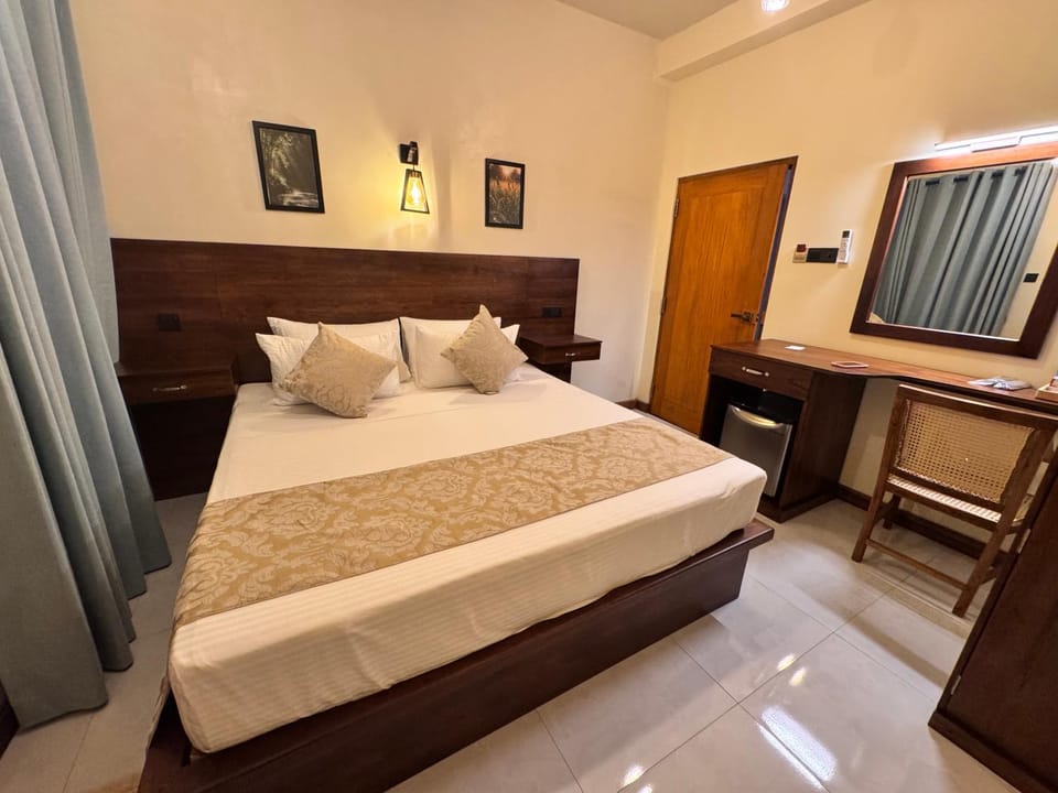 Novara Haven Airport Transit Hotel Bed and Breakfast in Negombo
