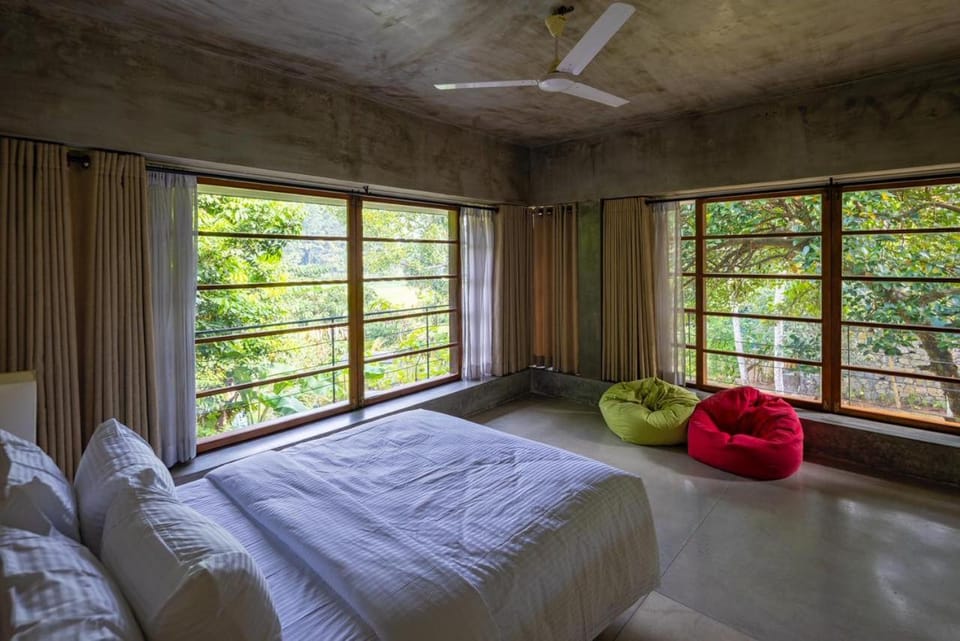 Bed, Bedroom, Garden view