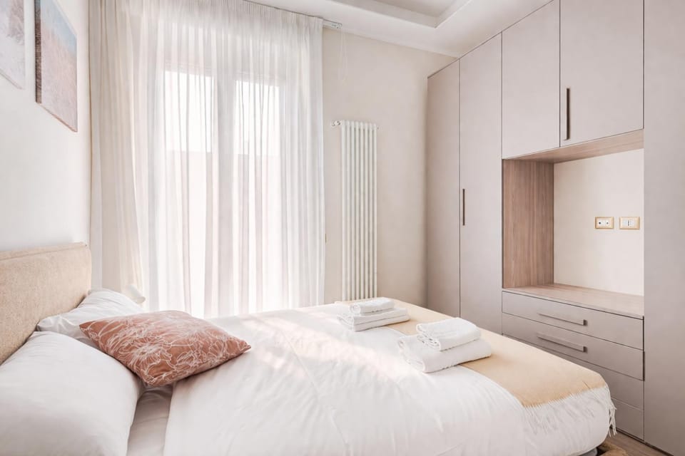 Balcony/Terrace, Bedroom, air conditioner