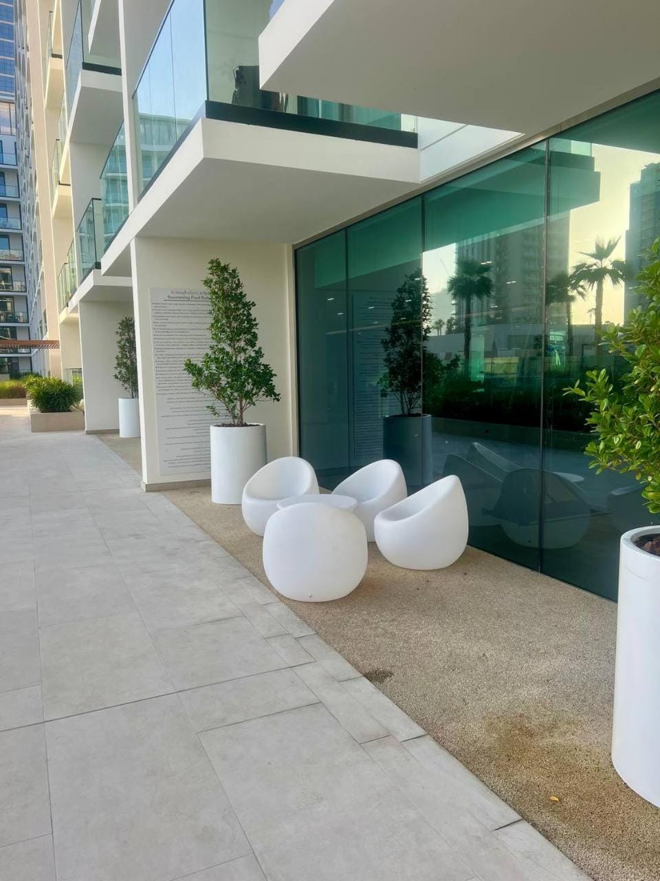 Stylish Dubai Stay, Pool, Padel, Gym, Concierge Apartment in Dubai