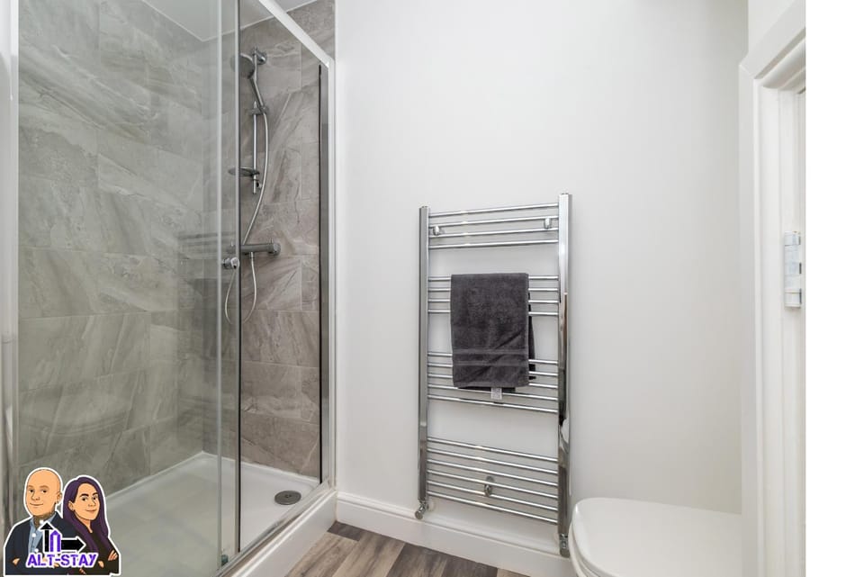 Shower, Bathroom, towels