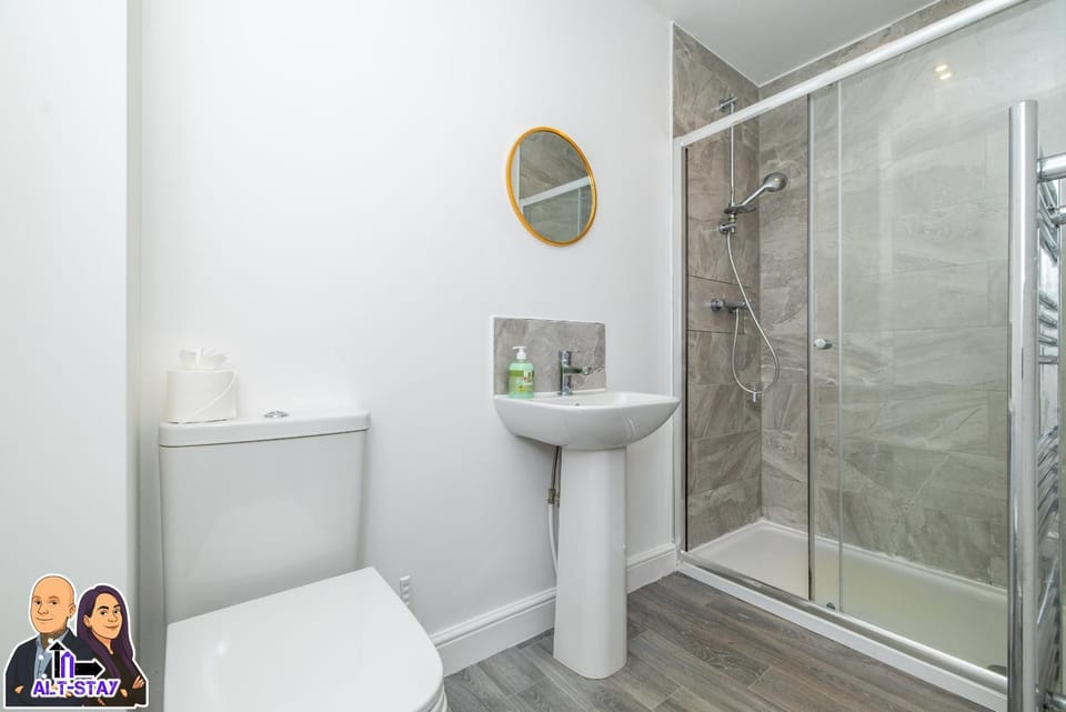 Shower, Toilet, Bathroom