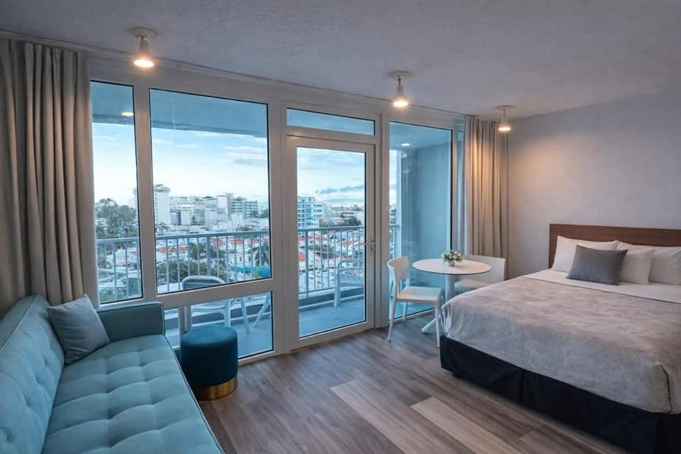 ESJ Towers Studio - Isla Verde Beach Access Apartment in Carolina