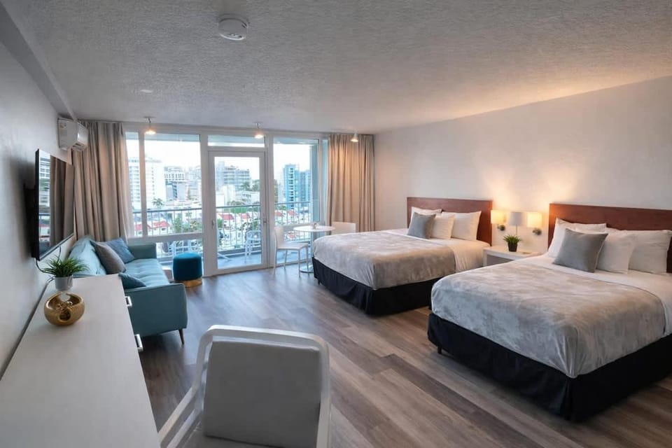 ESJ Towers Studio - Isla Verde Beach Access Apartment in Carolina
