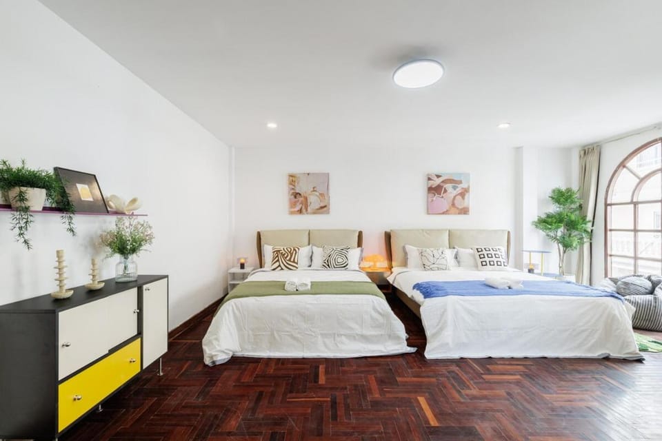 曼谷市中心素坤逸中古风5卧5卫2厅度假别墅 Villa in Bangkok