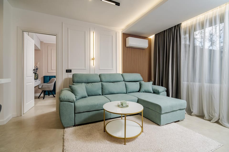 Living room, Seating area, air conditioner