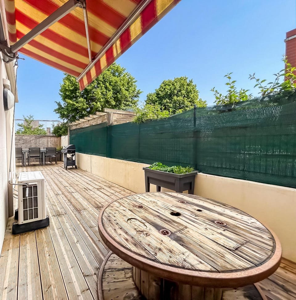 Appartement Avec Grande Terrasse Proche du Centre Apartment in Auvergne-Rhône-Alpes