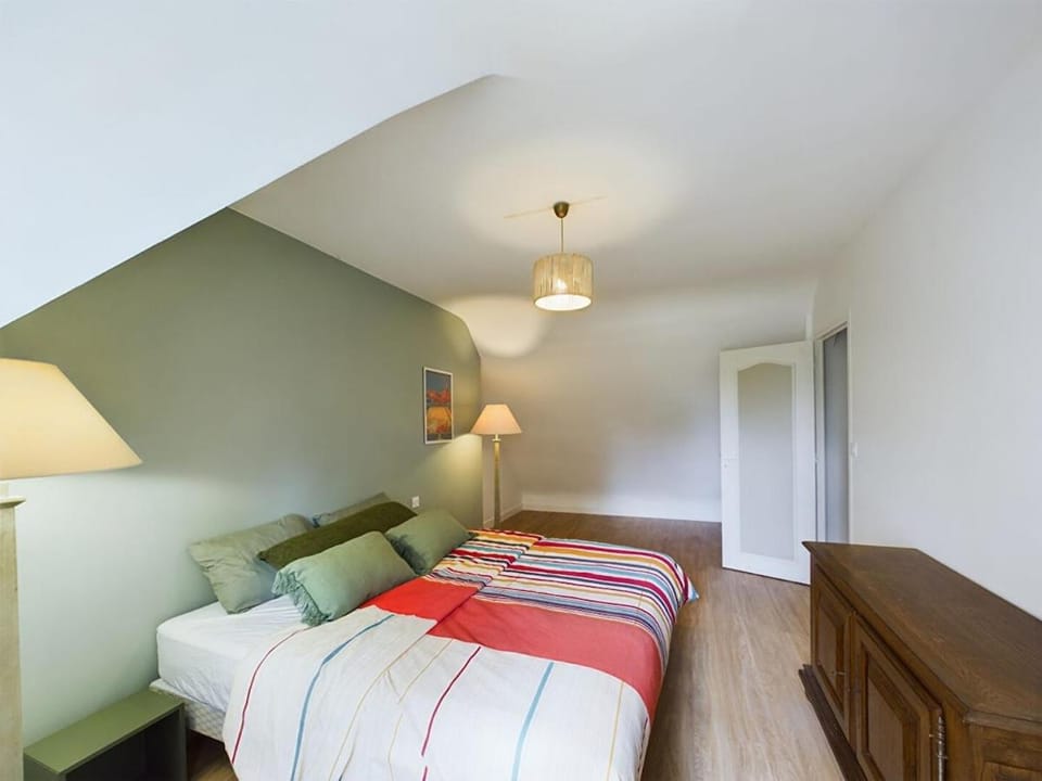 Spacieuse Néo-Bretonne House in Concarneau