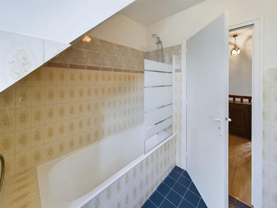 Spacieuse Néo-Bretonne House in Concarneau