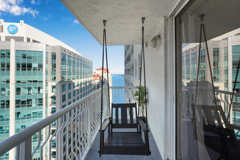 Sky-High Luxury 3BR with Brickell City & Bay Views Apartment in Brickell